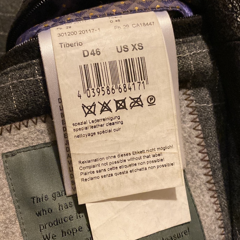 Leather jacket - Picture 14 of 14